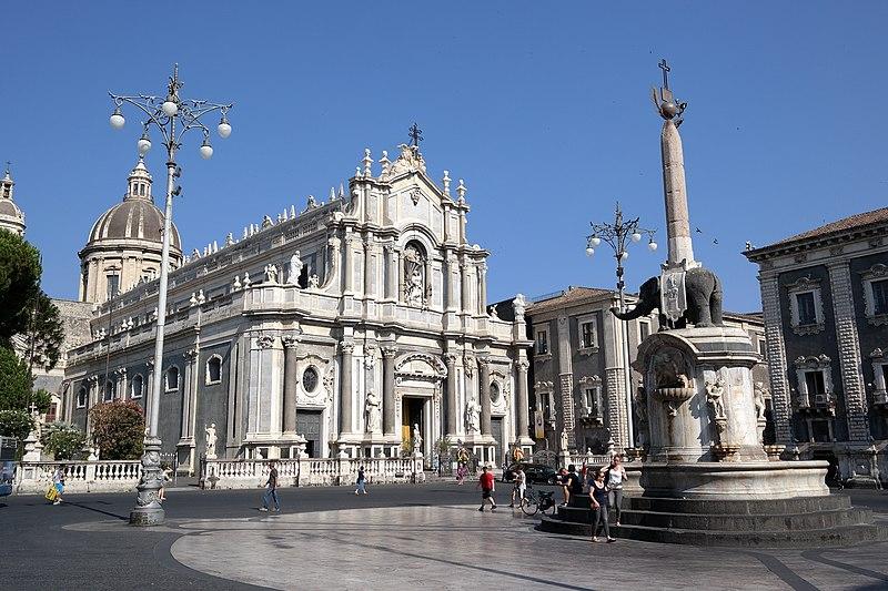 Piazza del Duomo. The Cathedral of Sant’Agata and the Fountain of the Elephant made of lava stone and dates from the Roman period. The elephant, known locally as “U Liotru”, represents the symbol for the city of Catania. ®Luca Aless
