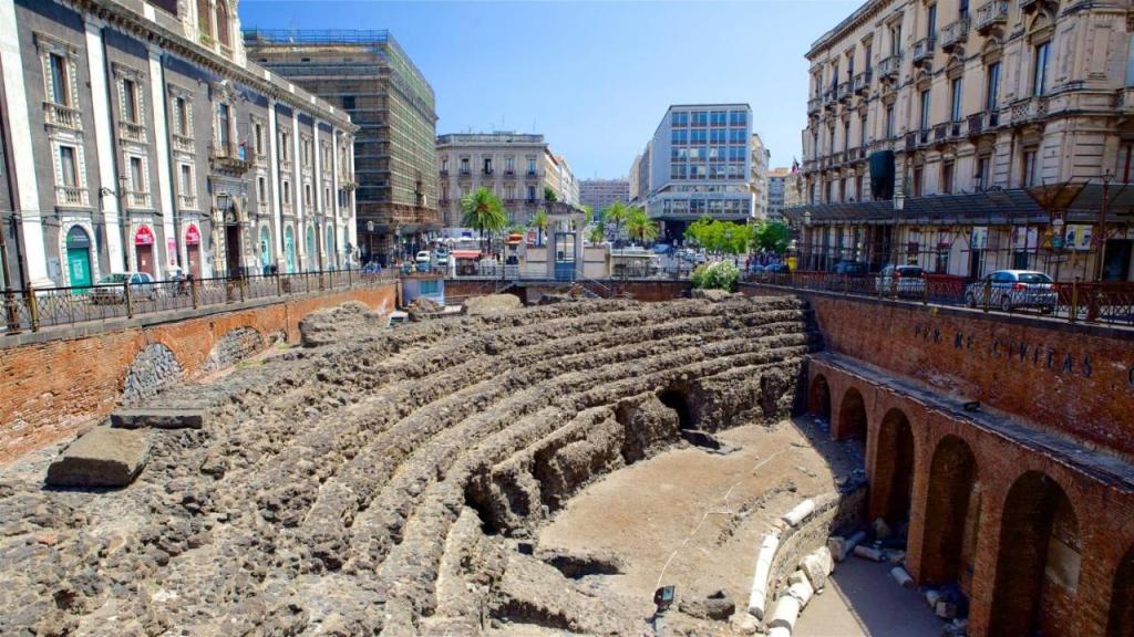 Roman amphitheater of Catania, known as "Catania vecchia", of which a small section is visible today in Piazza Stesicoro. Built in the 2nd century, today it belongs to the Greco-Roman archaeological park of Catania. ®expedia.it