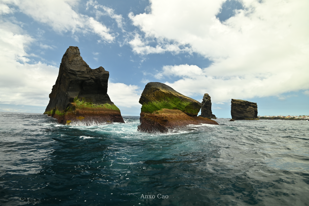 Mosteiros Islets - these are four uninhabited rocky islets located about 0.5 nautical miles from the settlement of Mosteiros, northwestern coast of the island of São Miguel